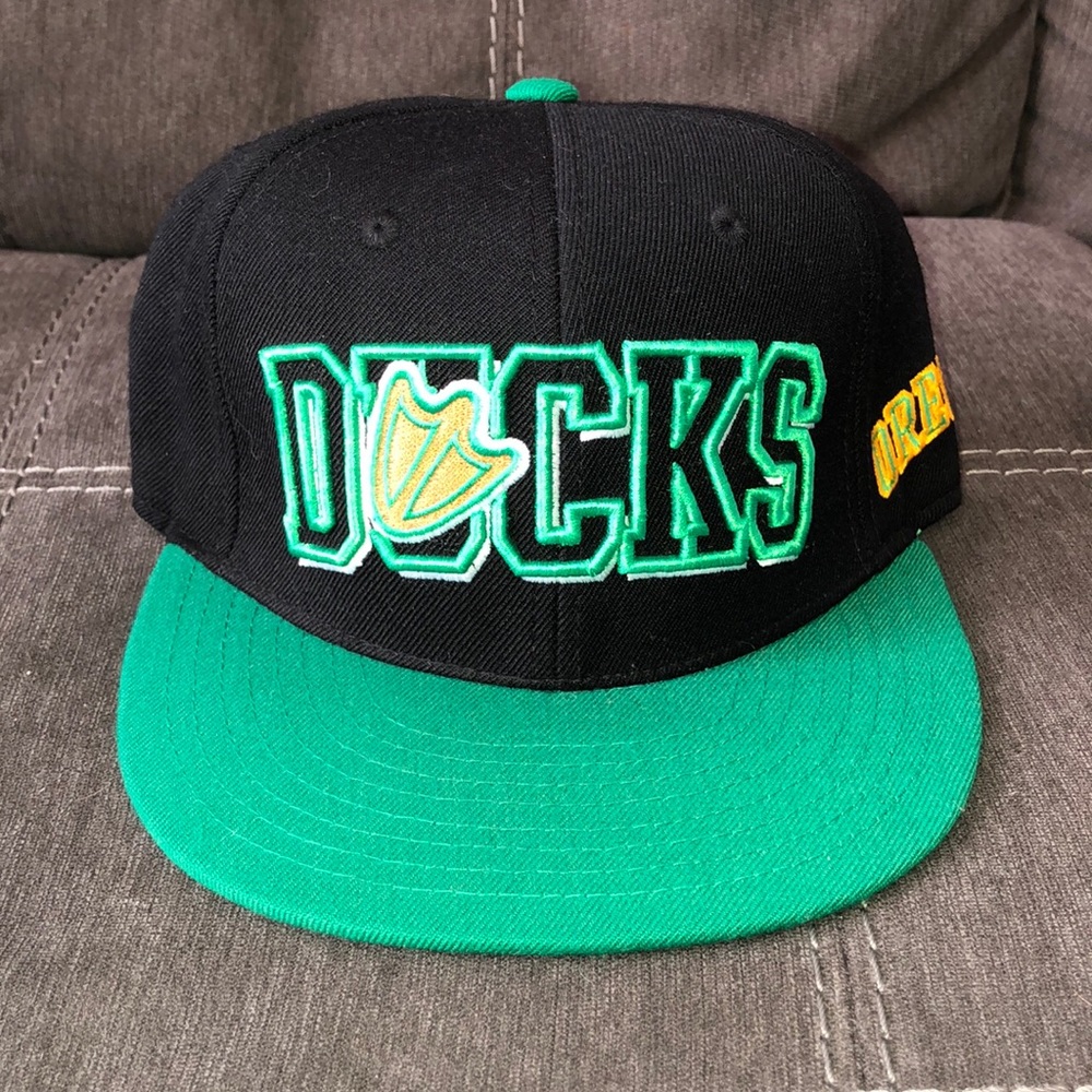 Oregon Ducks SnapBack Fitted Black/Green